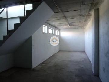 Loja para Arrendamento em Abraveses