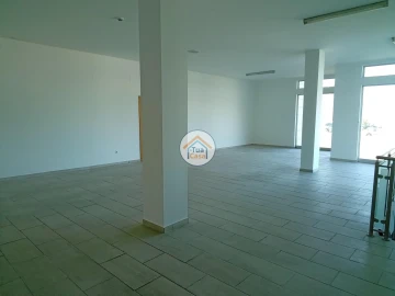 Loja para Arrendamento em Abraveses