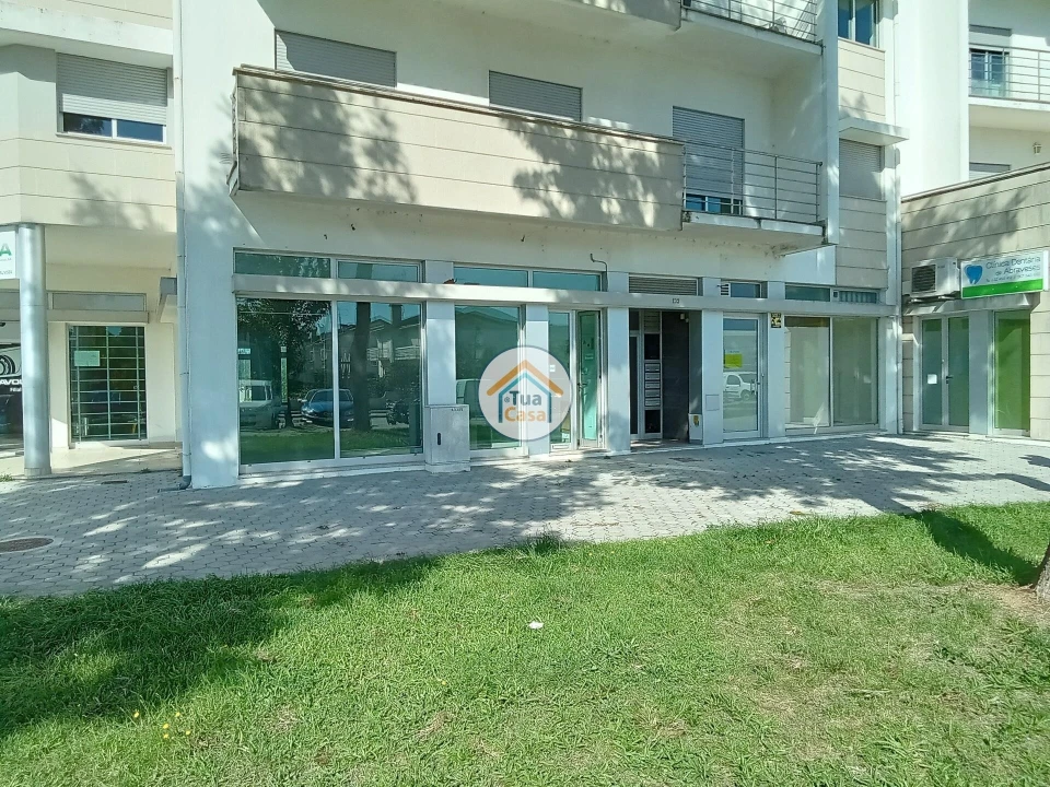 Loja para Arrendamento em Abraveses Foto 2