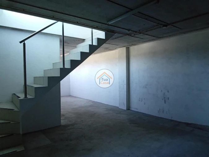 Loja para Arrendamento em Abraveses Foto 15