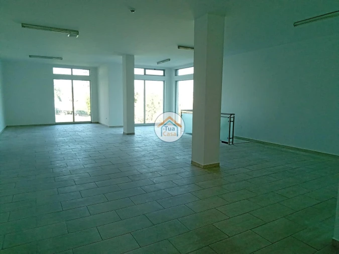 Loja para Arrendamento em Abraveses Foto 3