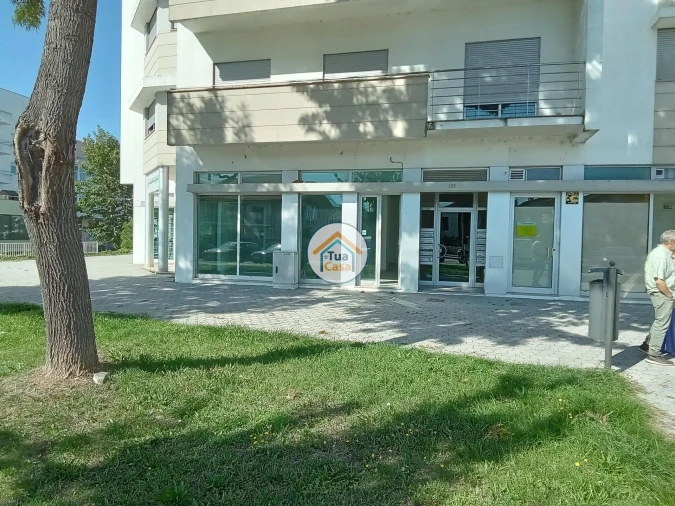 Loja para Arrendamento em Abraveses Foto 8