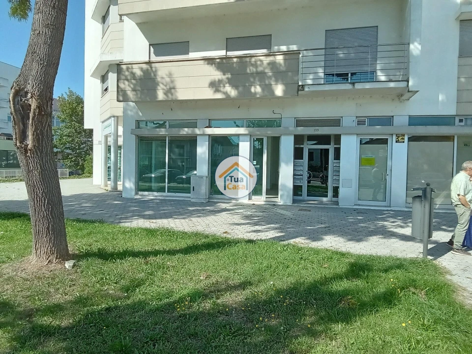 Loja para Arrendamento em Abraveses Foto 8