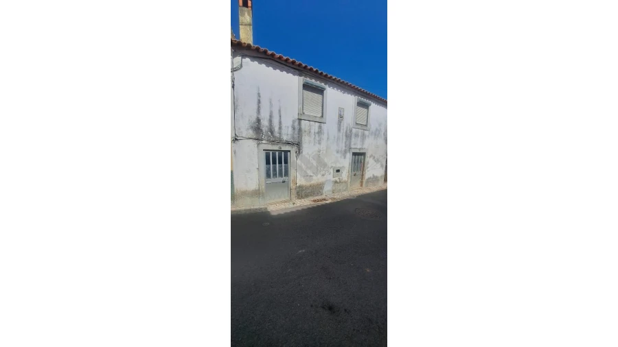 Moradia T2 para Venda em Sé Nova, Santa Cruz, Almedina e São Bartolomeu Foto 2