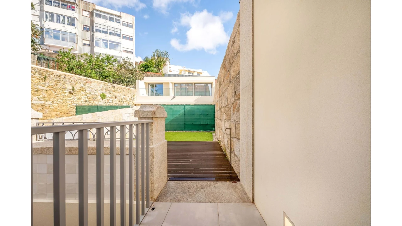 Apartamento T2 para Venda em Santa Marinha Foto 13