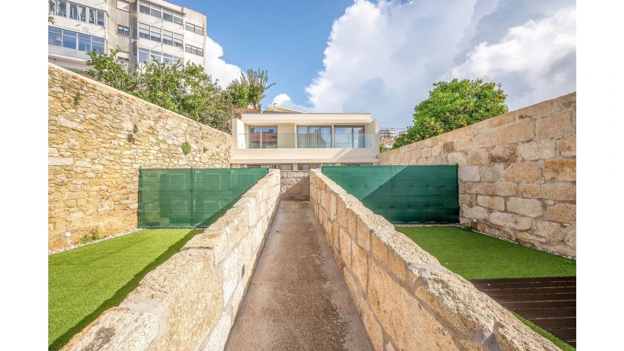 Moradia T2 para Venda em Santa Marinha Foto 23