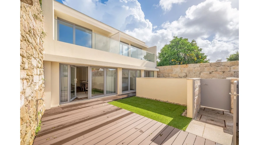 Moradia T2 para Venda em Santa Marinha Foto 21