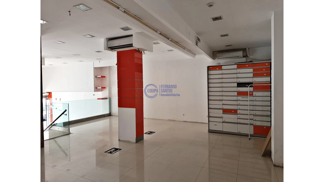 Negócio para Arrendamento em Armação de Pera Foto 7