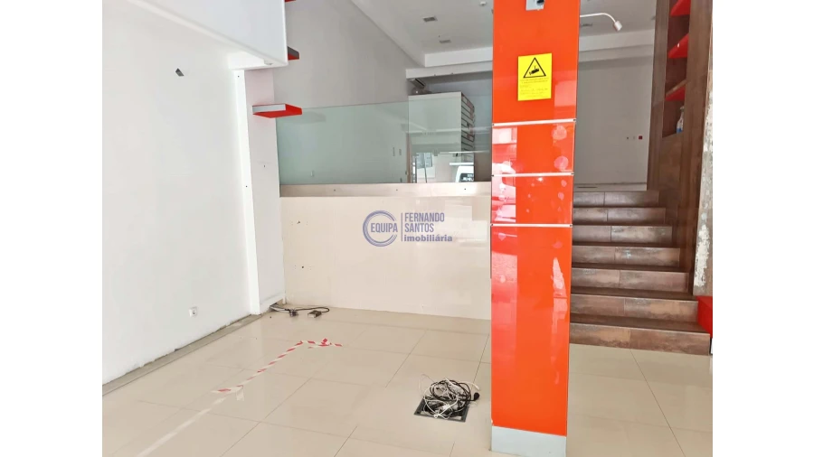 Negócio para Arrendamento em Armação de Pera Foto 3