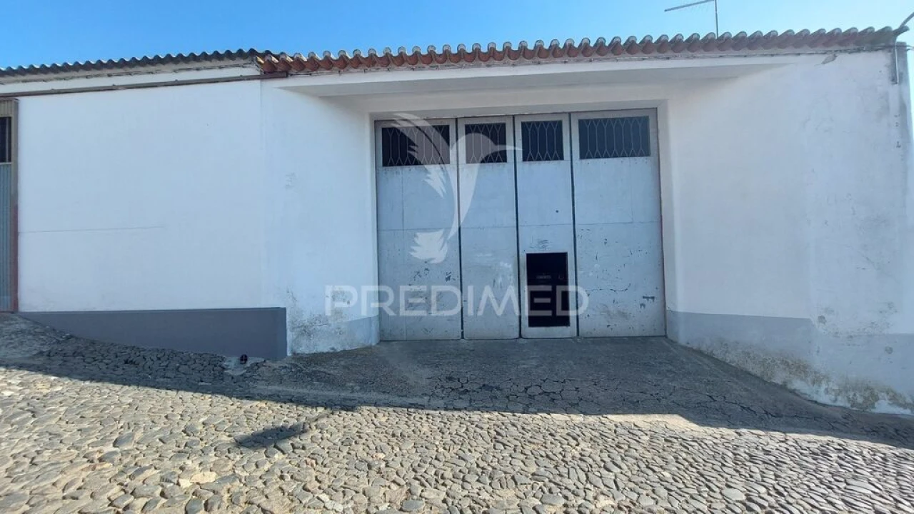 Armazém para Venda em Santa Vitória e Mombeja Foto 2