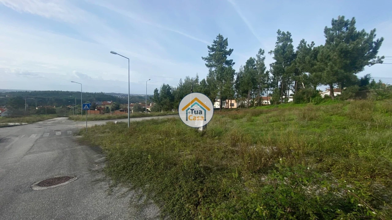 Terreno para Venda em Santo Antonio dos Olivais Foto 3