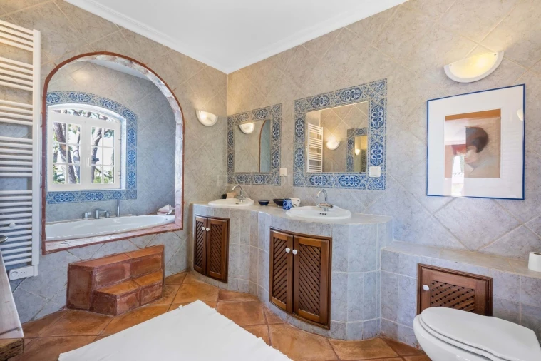 Moradia T6 para Venda em Almancil Foto 32