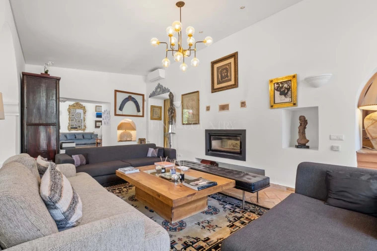 Moradia T6 para Venda em Almancil Foto 12