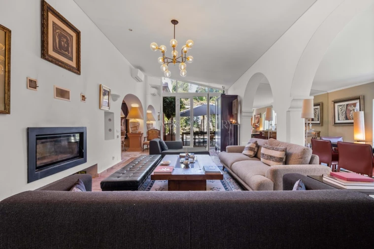 Moradia T6 para Venda em Almancil Foto 2