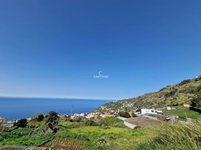 Moradia T3 para Venda em Arco da Calheta Foto 3