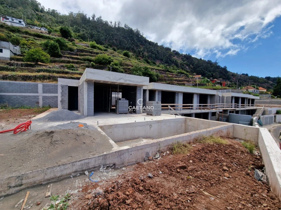 Moradia T3 para Venda em Arco da Calheta Foto 1
