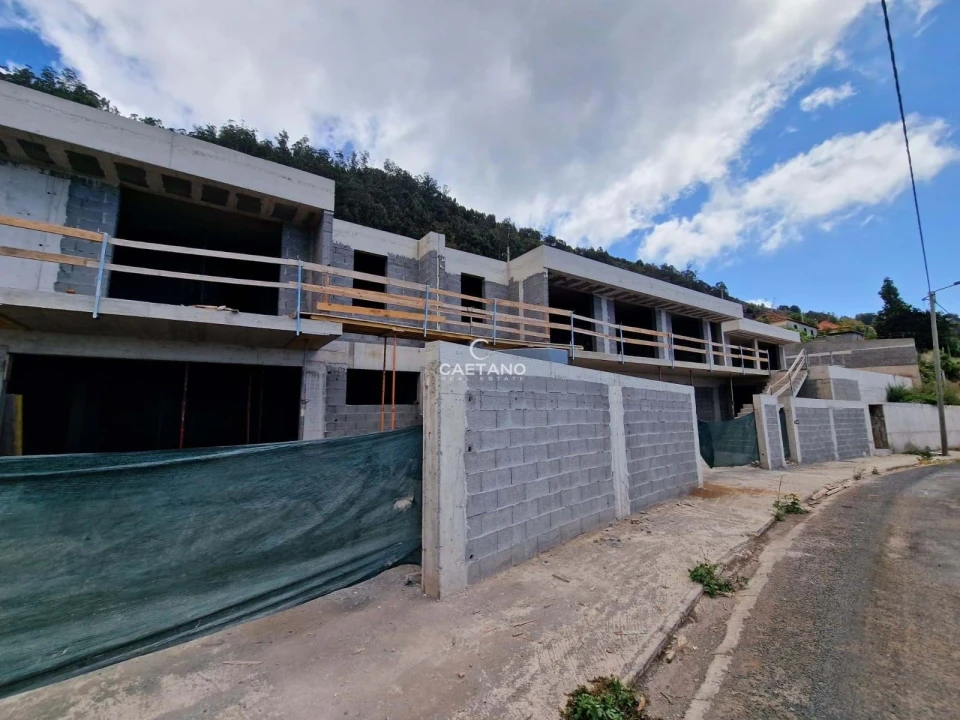 Moradia T3 para Venda em Arco da Calheta Foto 22