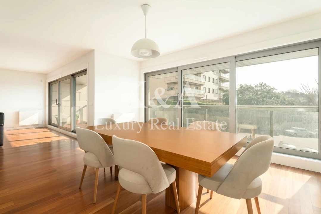 Apartamento T4 para Venda em Aldoar, Foz do Douro e Nevogilde Foto 4