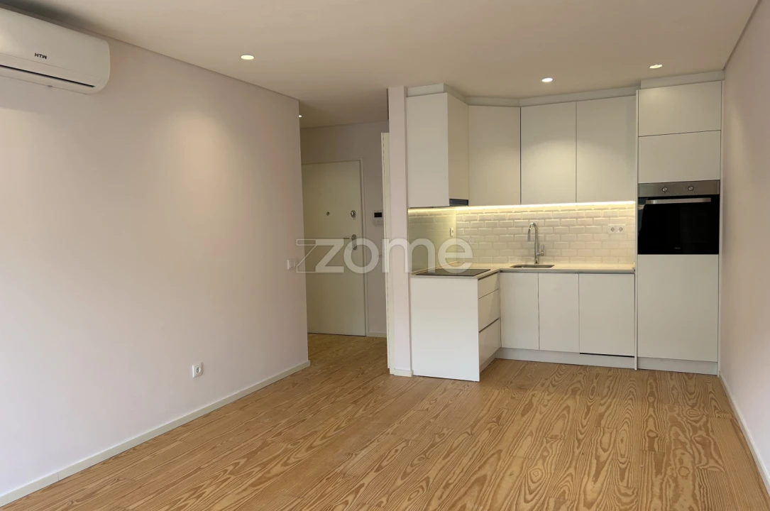 Apartamento T1 para Venda em Cedofeita, Santo Ildefonso, Sé, Miragaia, São Nicolau e Vitória Foto 7