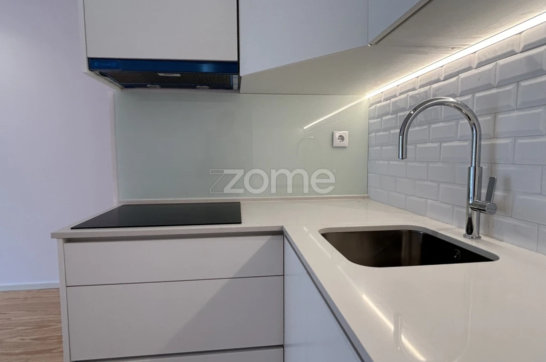 Apartamento T1 para Venda em Cedofeita, Santo Ildefonso, Sé, Miragaia, São Nicolau e Vitória Foto 1