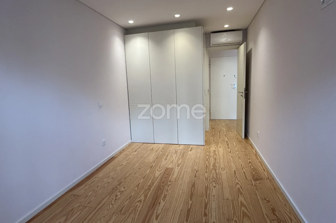 Apartamento T1 para Venda em Cedofeita, Santo Ildefonso, Sé, Miragaia, São Nicolau e Vitória Foto 11