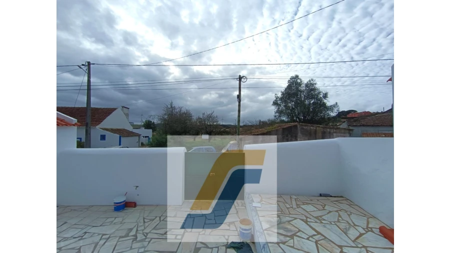 Moradia T2 para Venda em Reguengo Grande Foto 3