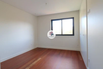 Apartamento T4 para Arrendamento em Matosinhos e Leça da Palmeira