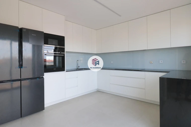 Apartamento T4 para Arrendamento em Matosinhos e Leça da Palmeira Foto 2