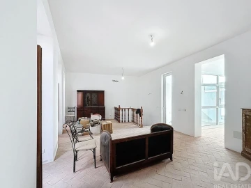 Moradia T4 para Venda em Olhão