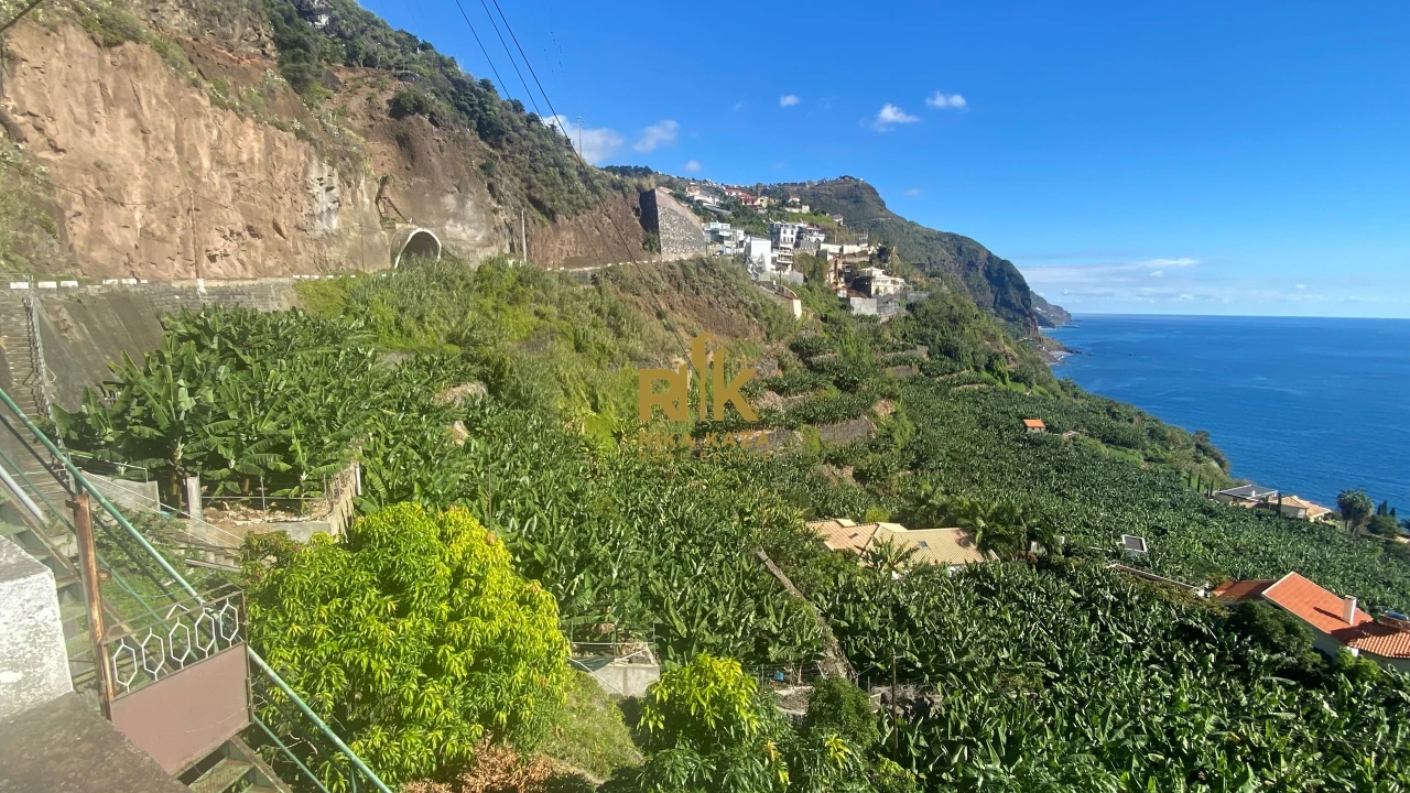 Terreno para Venda em Arco da Calheta Foto 8
