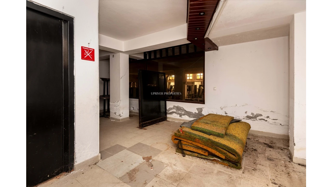 Negócio para Venda em Carcavelos e Parede Foto 23