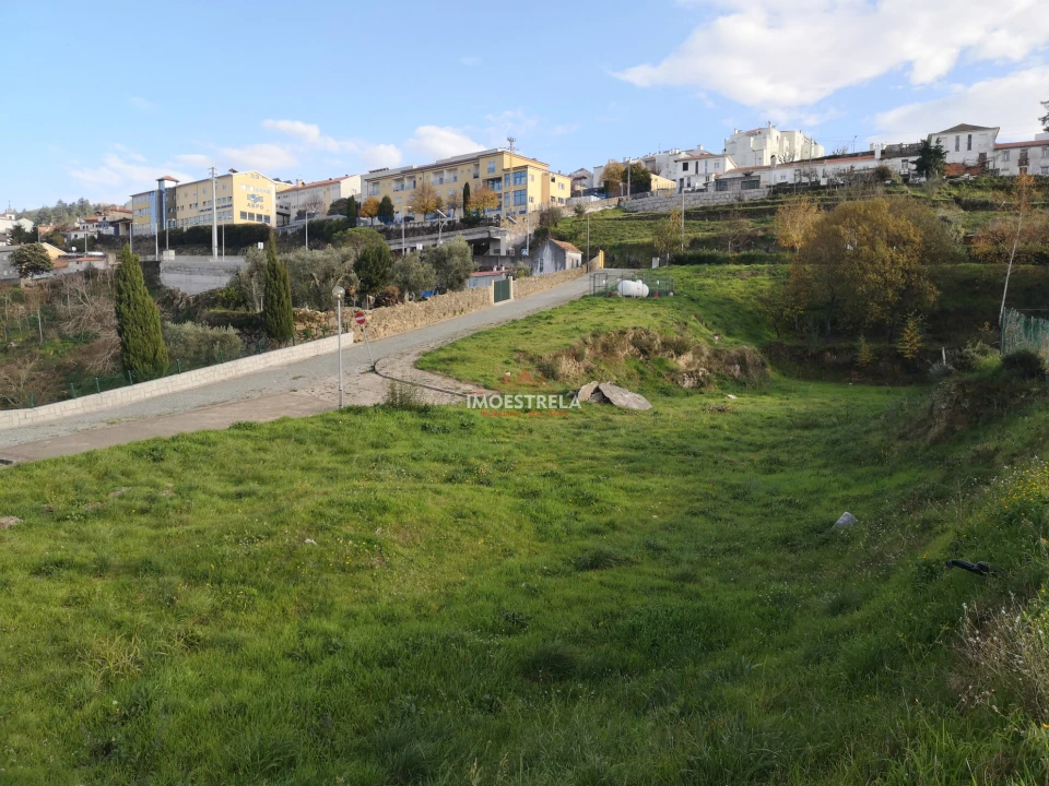 Terreno para Venda em Gouveia (São Pedro e São Julião) Foto 1