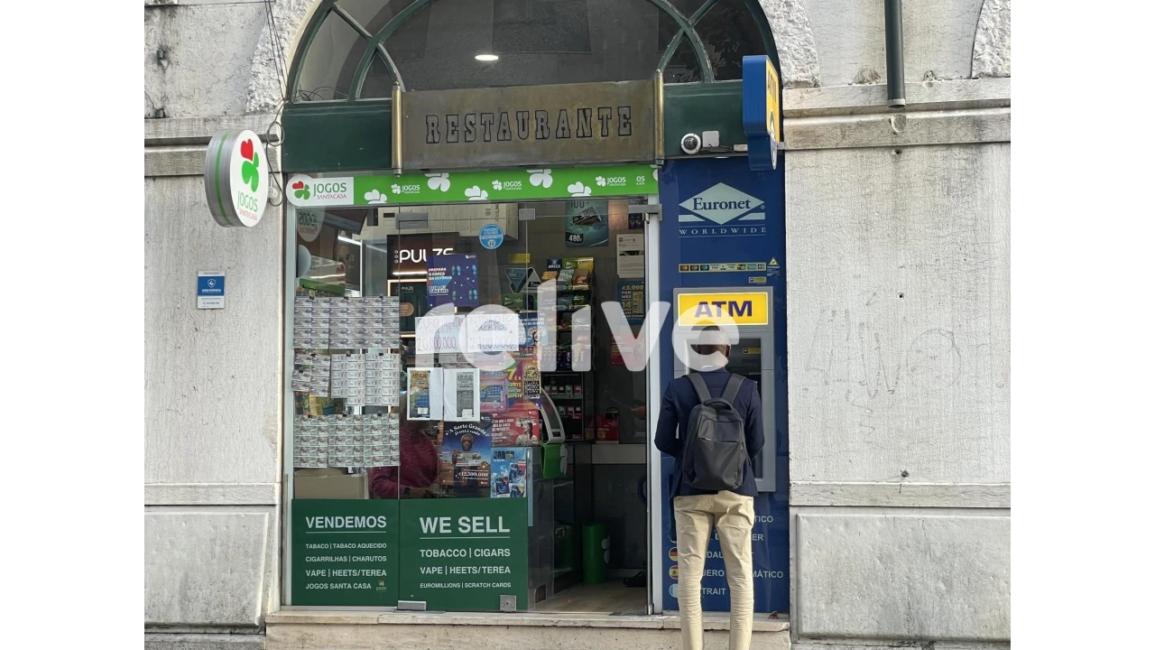 Loja para Venda em Santo António Foto 1