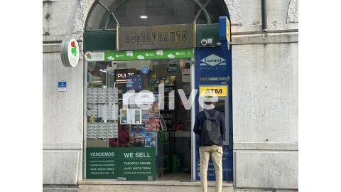 Loja para Venda em Santo António