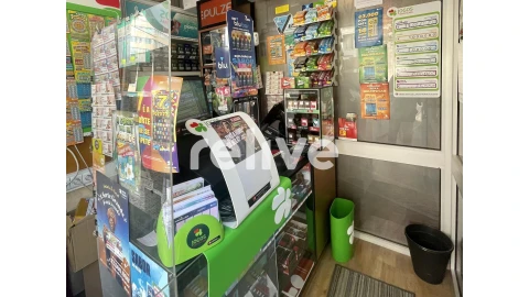 Loja para Venda em Santo António