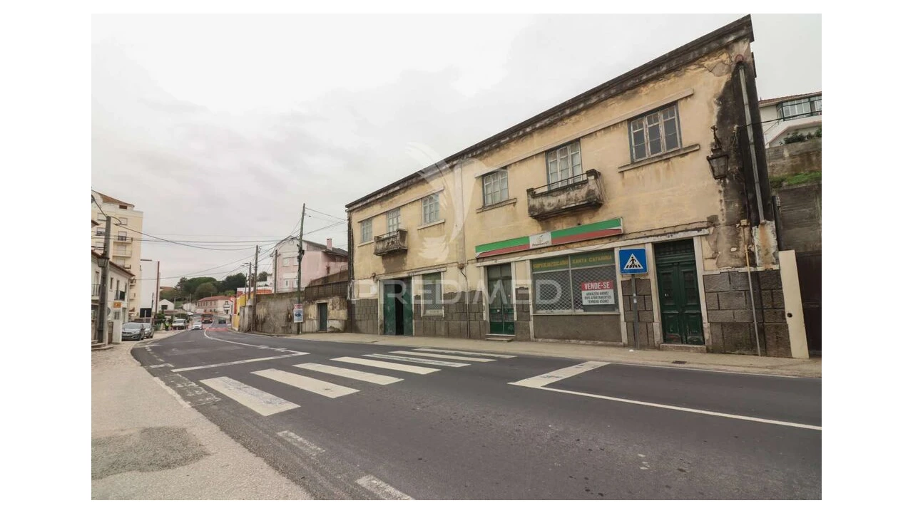 Prédio para Venda em Alenquer (Santo Estêvão e Triana) Foto 1
