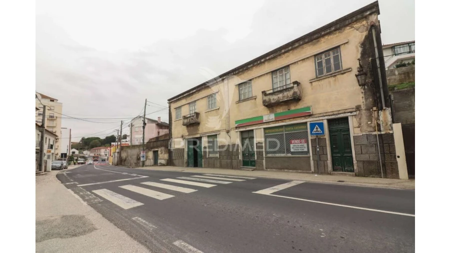 Prédio para Venda em Alenquer (Santo Estêvão e Triana) Foto 1