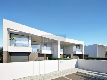 Moradia T4 para Venda em Lagos (São Sebastião e Santa Maria)