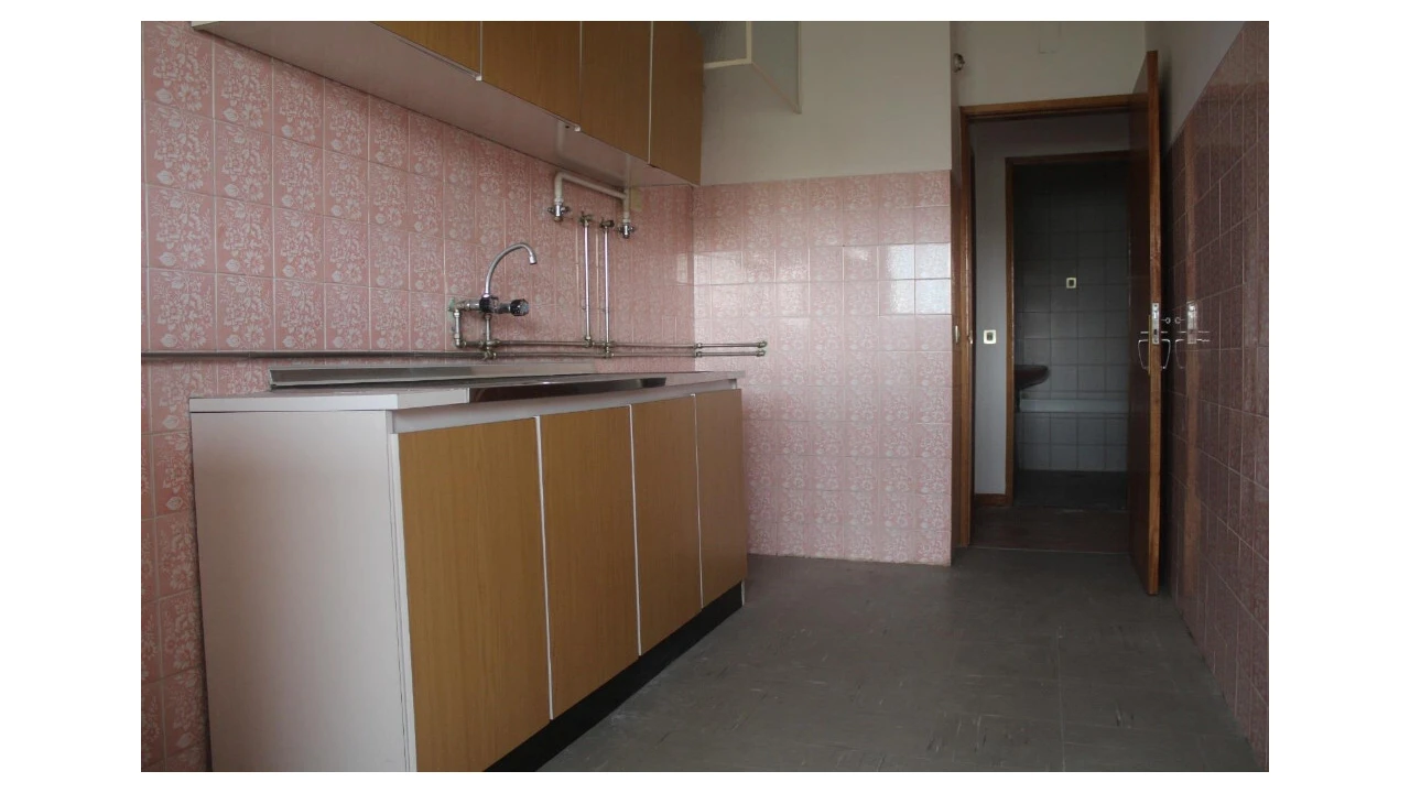 Apartamento T3 para Venda em Sé Nova, Santa Cruz, Almedina e São Bartolomeu Foto 3
