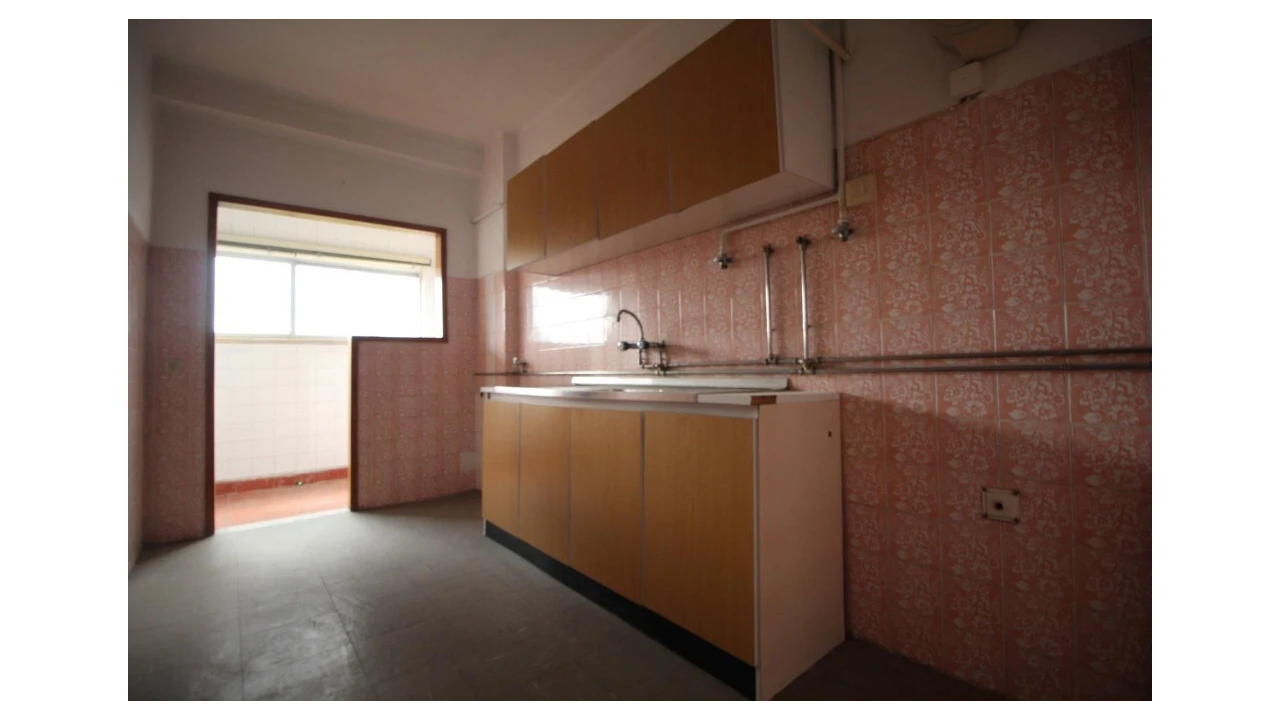 Apartamento T3 para Venda em Sé Nova, Santa Cruz, Almedina e São Bartolomeu Foto 4