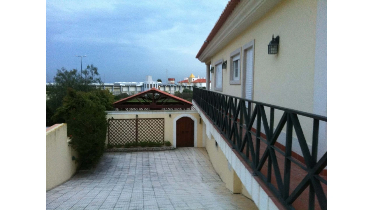 Moradia para Venda em Agualva e Mira-Sintra Foto 2