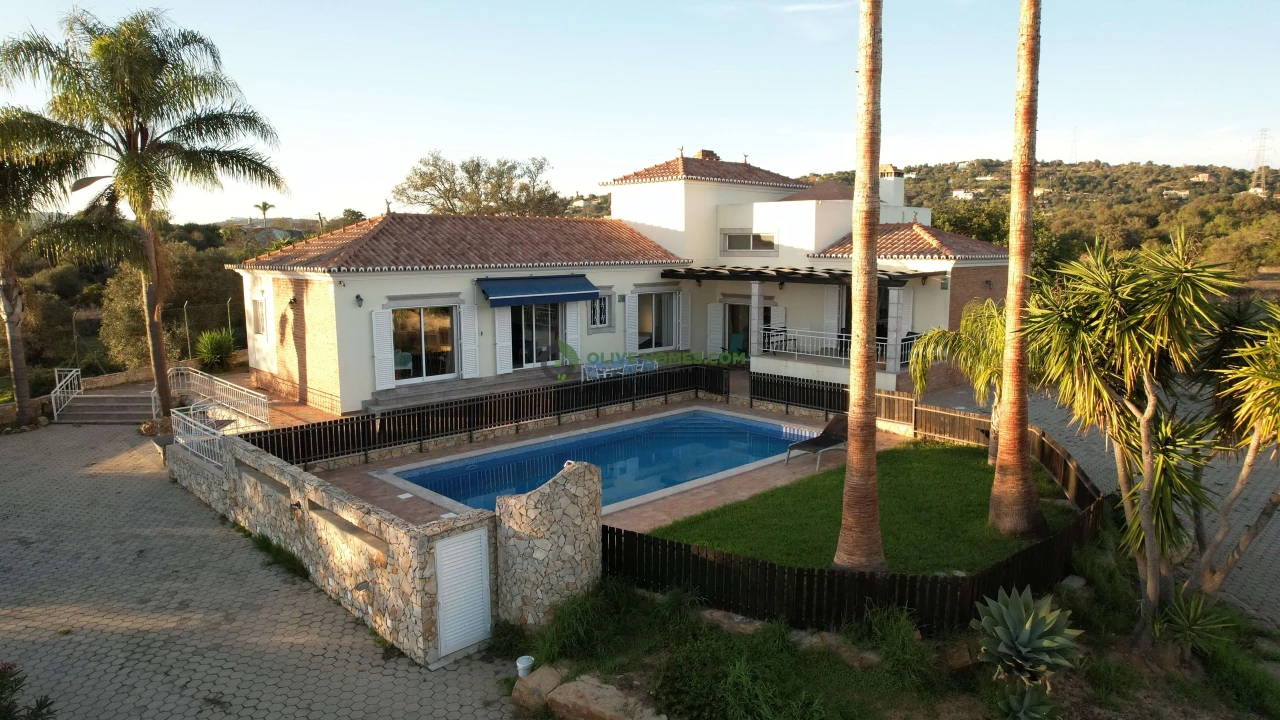 Moradia T4 para Venda em São Brás de Alportel Foto 1