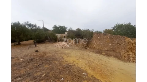 Moradia T3 para Venda em Conceição e Estoi