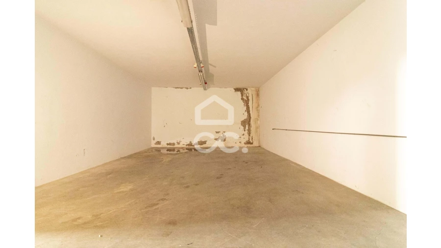 Armazém para Venda em Selho (São Jorge) Foto 11