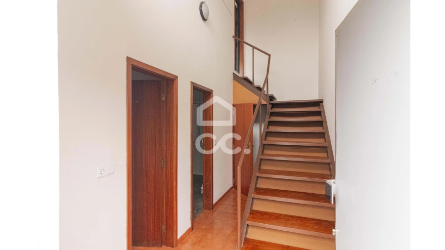 Armazém para Venda em Selho (São Jorge) Foto 13