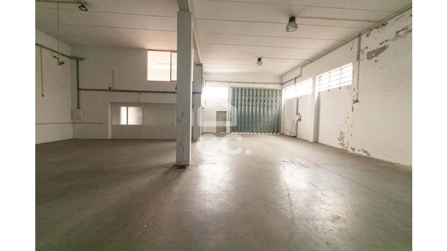 Armazém para Venda em Selho (São Jorge) Foto 10