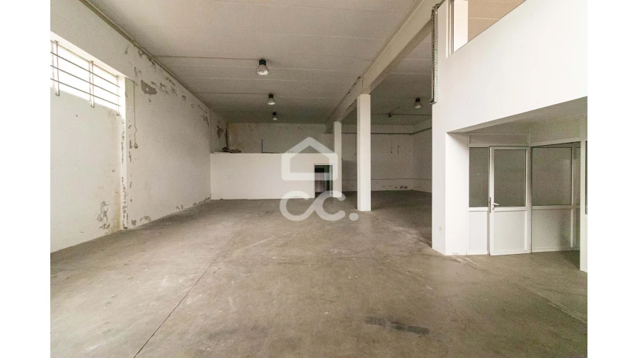 Armazém para Venda em Selho (São Jorge) Foto 5