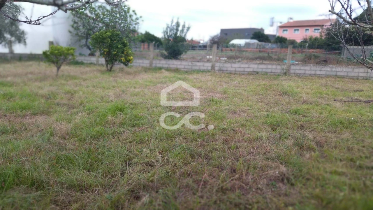 Terreno para Venda em Marinha Grande Foto 1