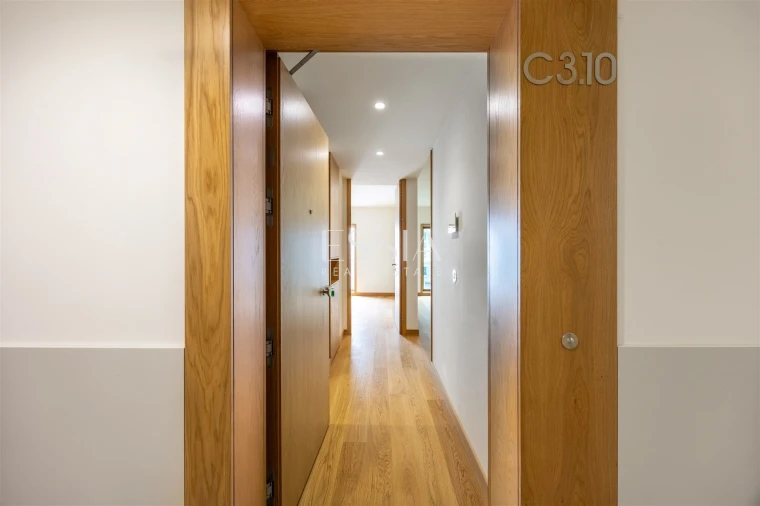 Apartamento T1 para Venda em Cedofeita, Santo Ildefonso, Sé, Miragaia, São Nicolau e Vitória Foto 2