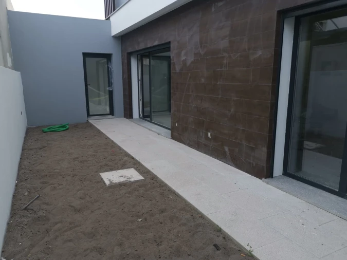 Moradia T4 para Venda em Fernao Ferro Foto 8